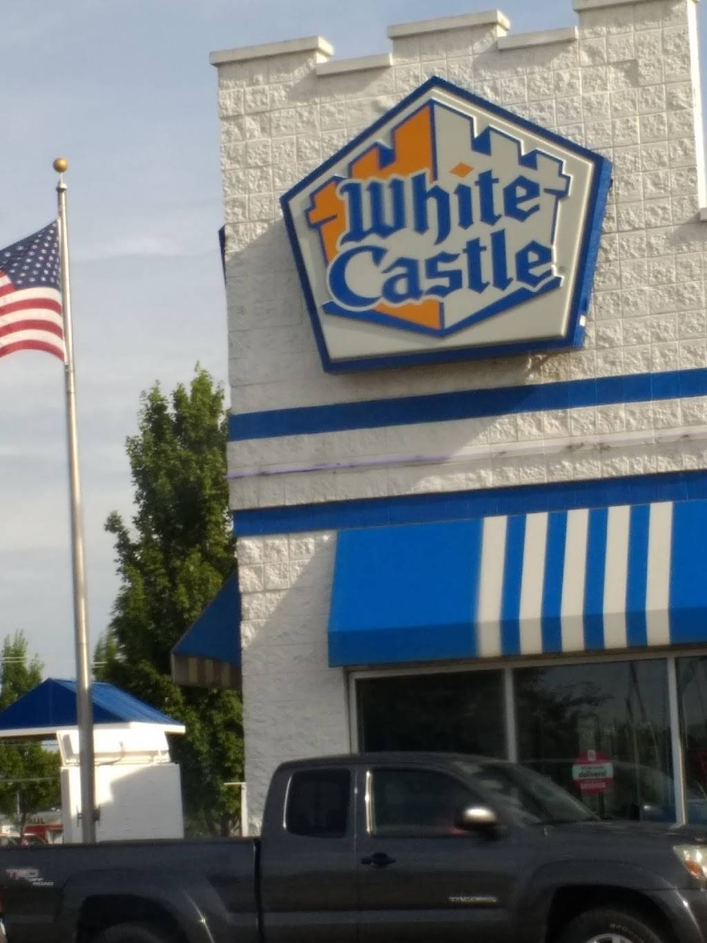 White Castle | restaurant | 5070 Cambridge Way, Plainfield, IN 46168, USA | 3178379341 OR +1 317-837-9341