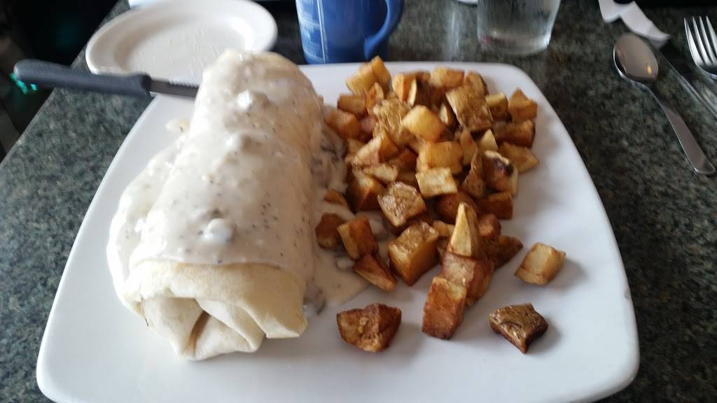 Golden Basket Restaurant | restaurant | 2 W Naperville Rd #1, Westmont, IL 60559, USA | 6309600626 OR +1 630-960-0626