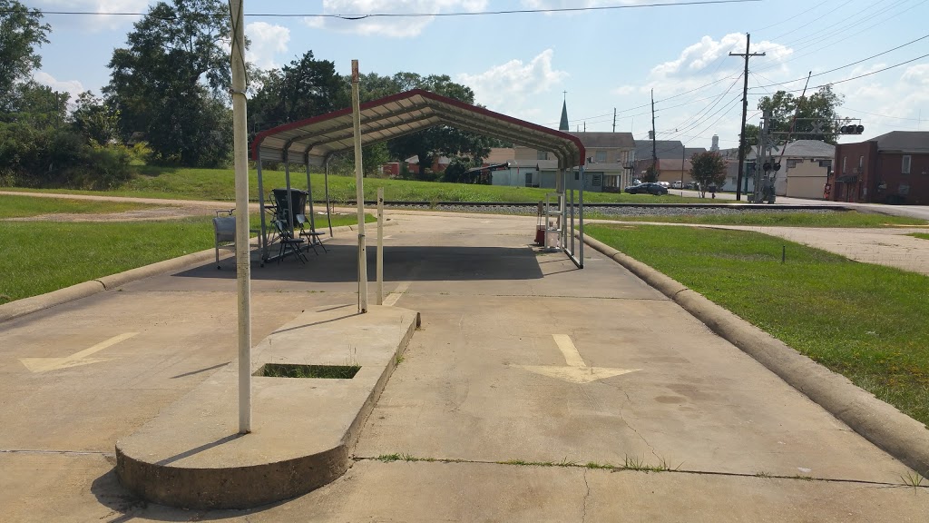 Hut | restaurant | 265 Main St, Grambling, LA 71245, USA | 3185963143 OR +1 318-596-3143