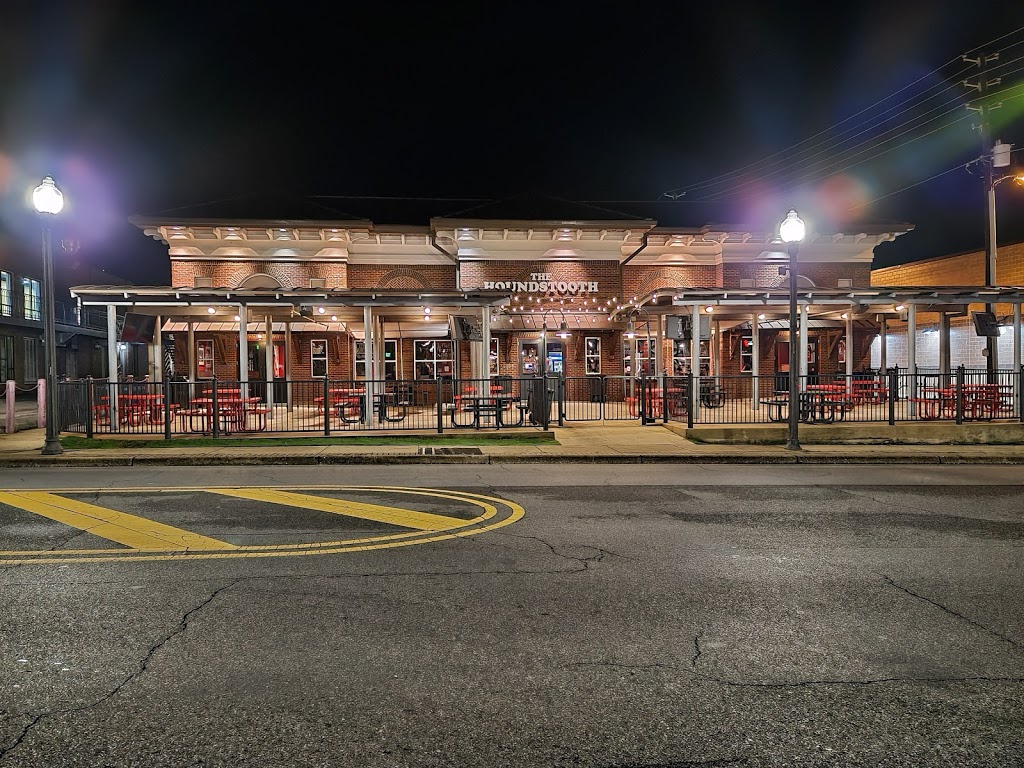 The Houndstooth | night club | 1300 University Blvd, Tuscaloosa, AL 35401, USA | 2057528444 OR +1 205-752-8444
