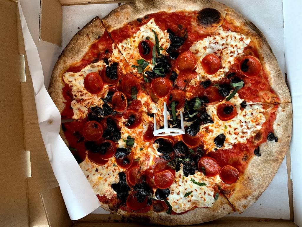 Lombardi’s | restaurant | 290 8th Ave, New York, NY 10001, USA | 2122561973 OR +1 212-256-1973