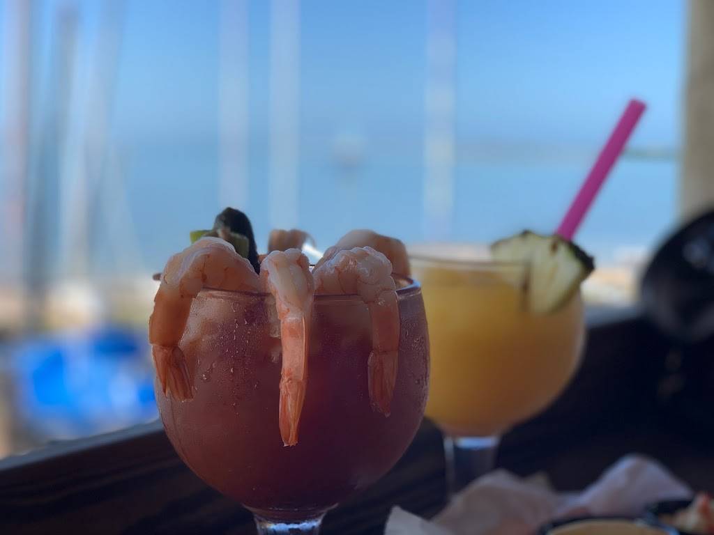 High & Dry Grill | restaurant | 61 Causeway Blvd, Dunedin, FL 34698, USA | 7275104445 OR +1 727-510-4445