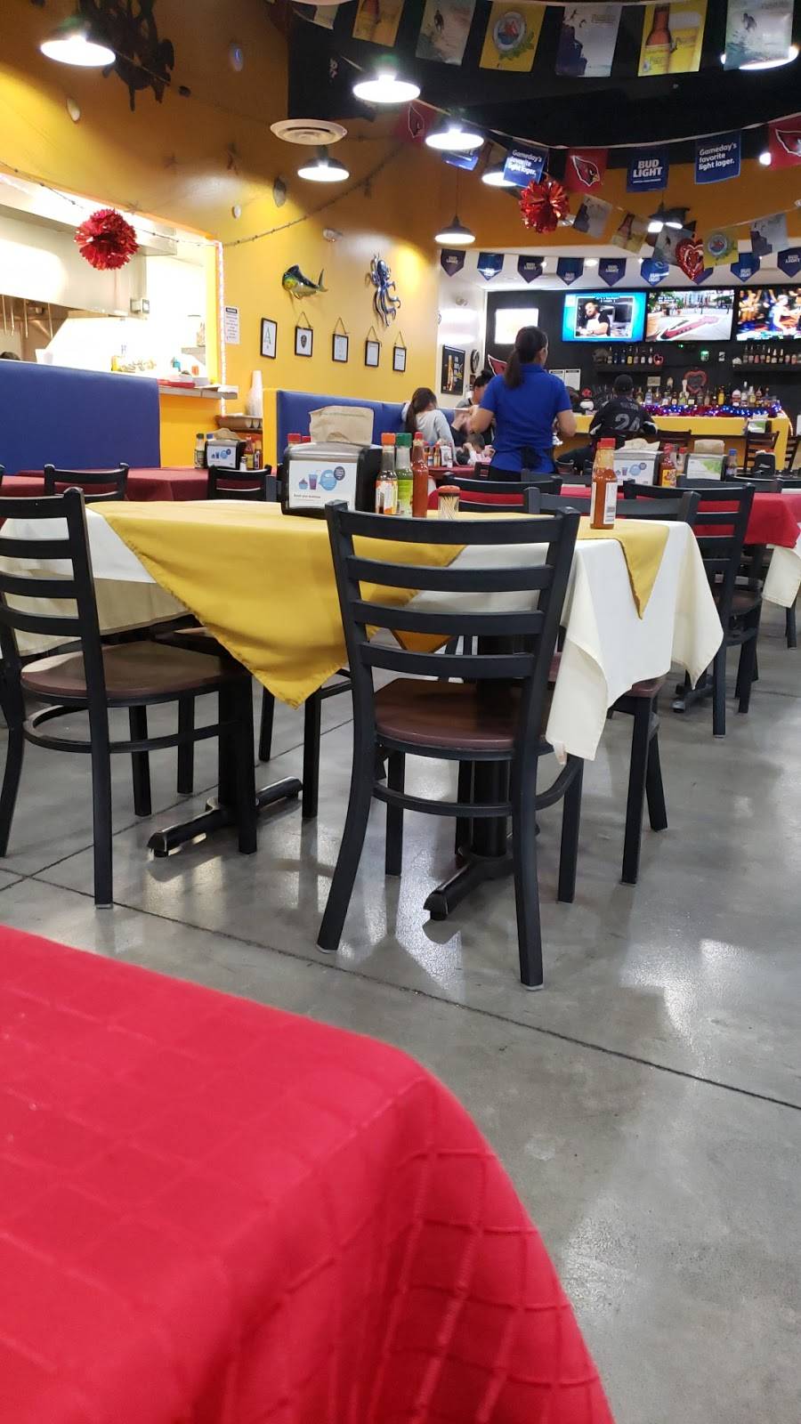 El Camaron Gigante Restaurant | restaurant | 8343 W Van Buren St, Tolleson, AZ 85353, USA | 6232158298 OR +1 623-215-8298