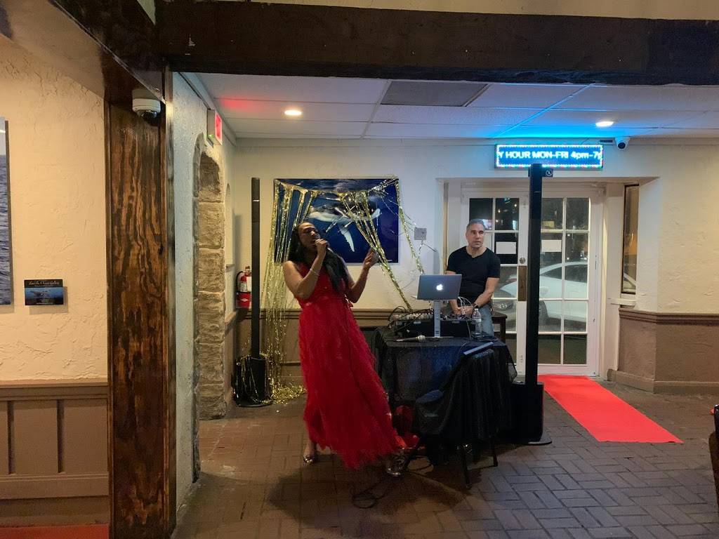 Whales Bar & Grill | restaurant | 3537 Galt Ocean Dr, Fort Lauderdale, FL 33308, USA | 9546784123 OR +1 954-678-4123