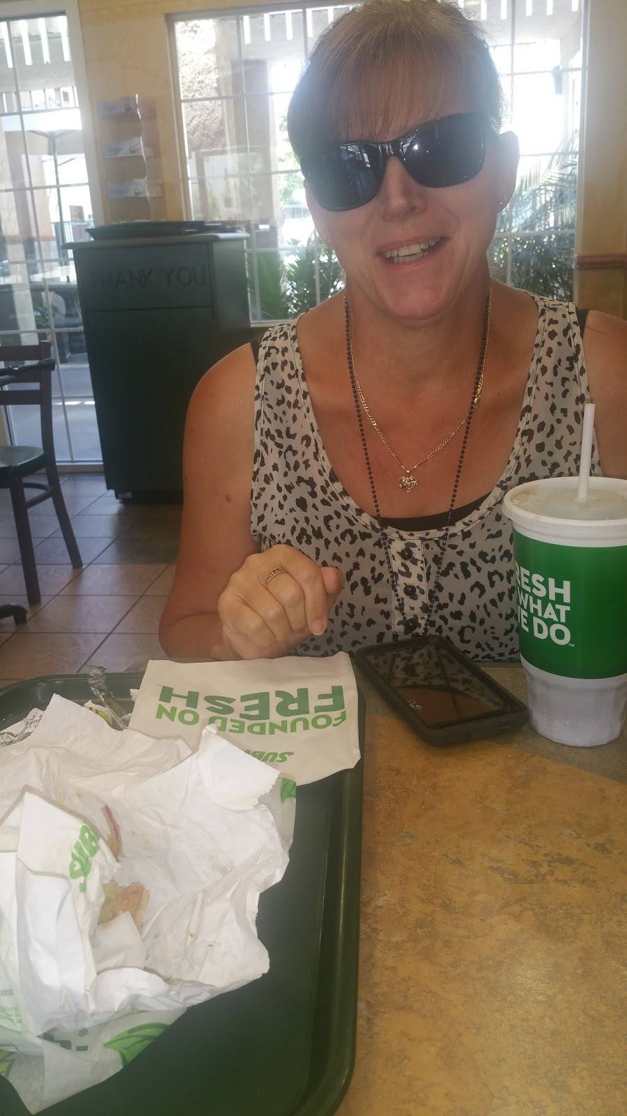 Subway | restaurant | 2425 Merced St, Fresno, CA 93721, USA | 5592330600 OR +1 559-233-0600