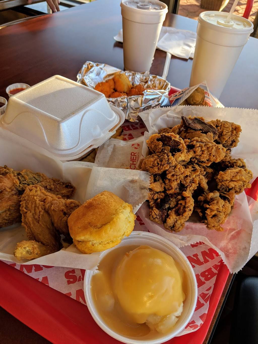 Browns Chicken | restaurant | 3949 Oakton St, Skokie, IL 60076, USA | 8476747141 OR +1 847-674-7141