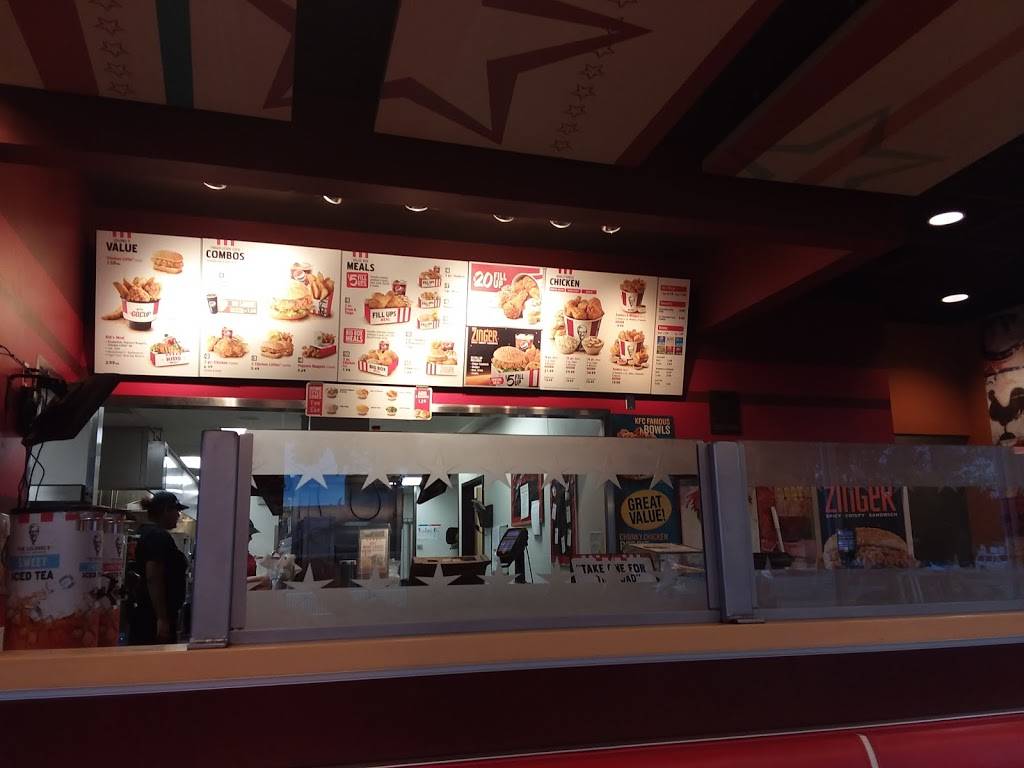 KFC | restaurant | 2810 W Broadway, Council Bluffs, IA 51501, USA | 7123225542 OR +1 712-322-5542