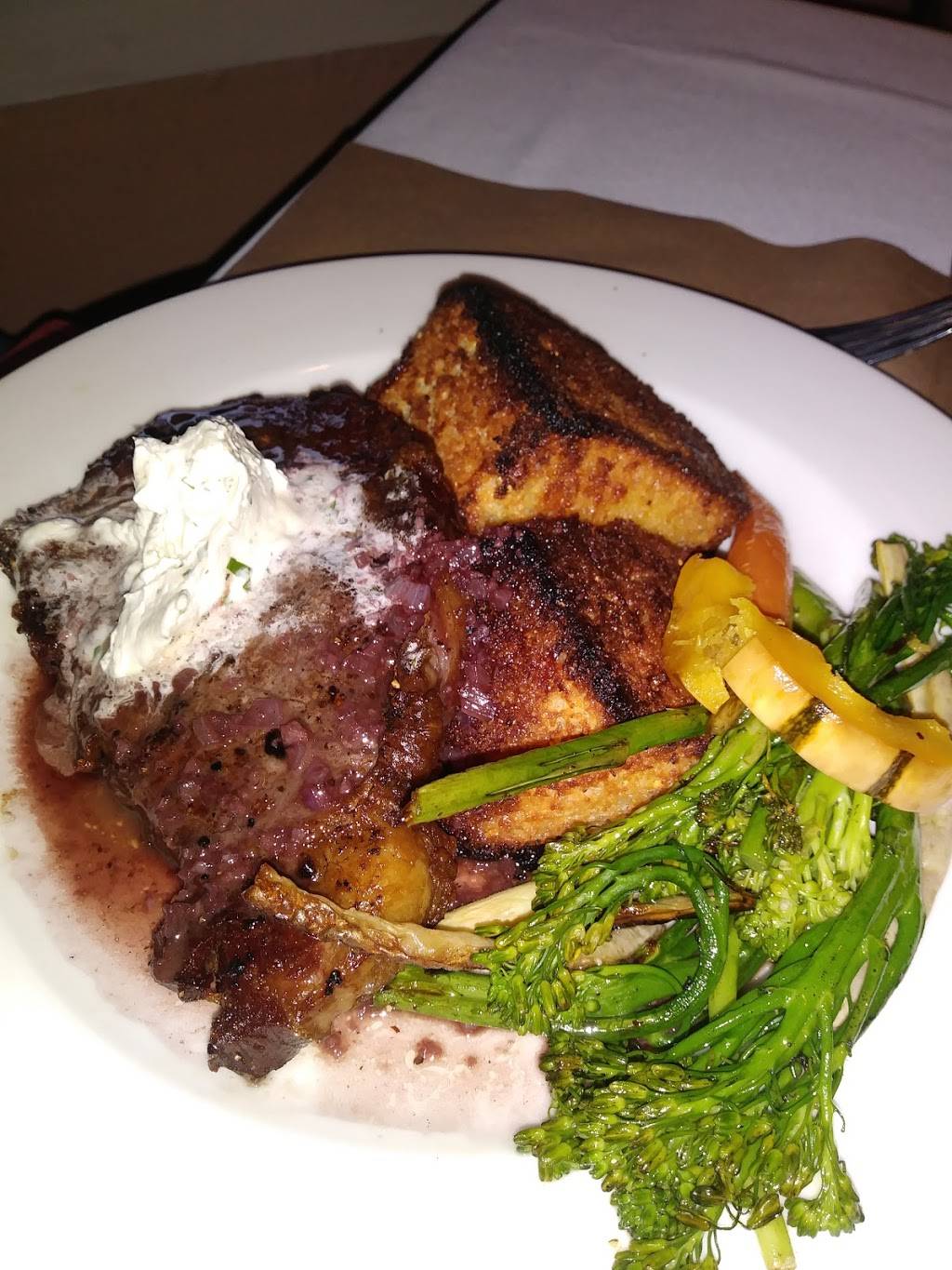 New Moon Café | restaurant | 203 York St, Nevada City, CA 95959, USA | 5302656399 OR +1 530-265-6399