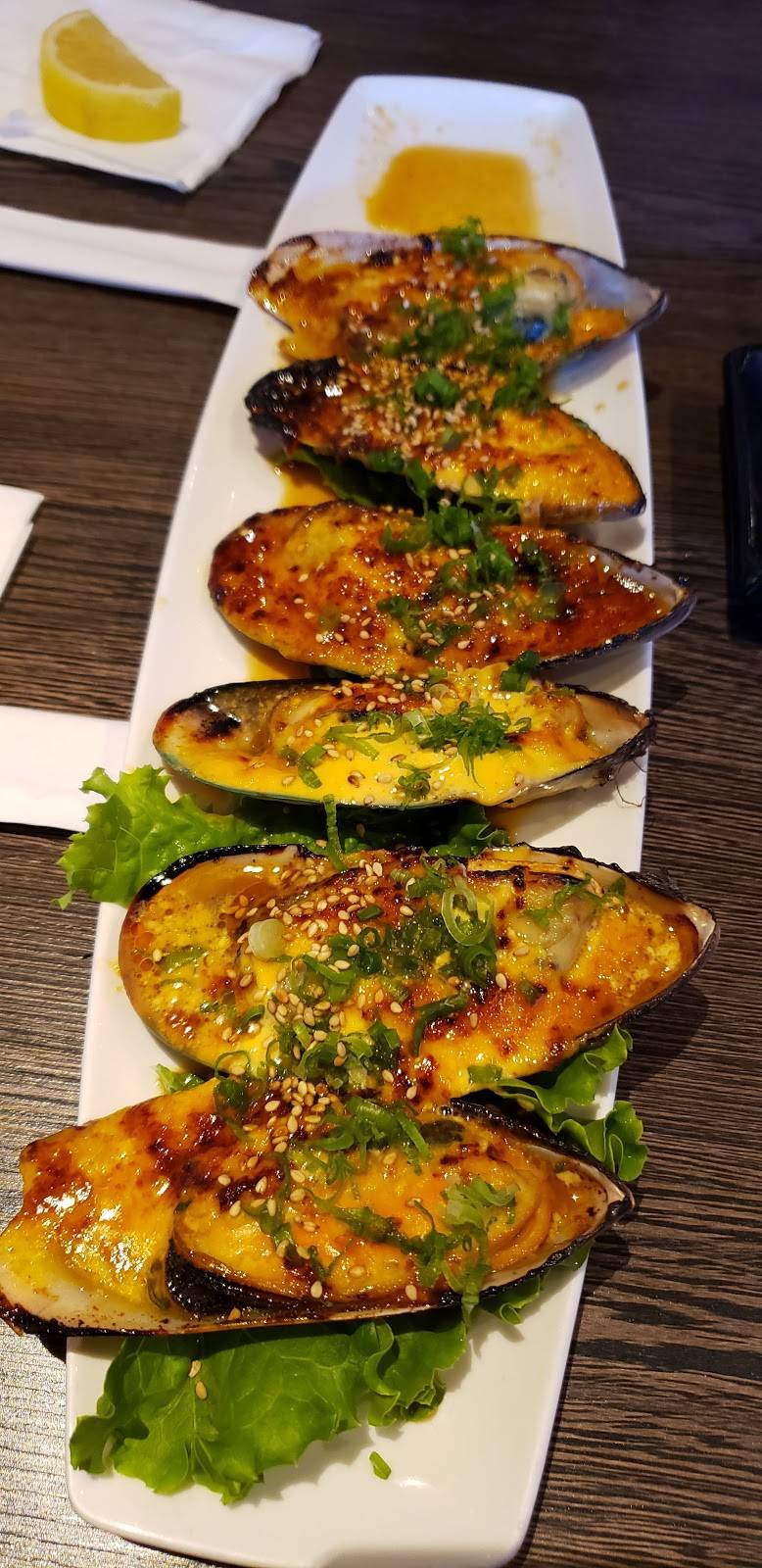 Xevichez Sushi Bar | restaurant | 24250 Town Center Dr #180, Santa Clarita, CA 91355, USA | 6612881477 OR +1 661-288-1477