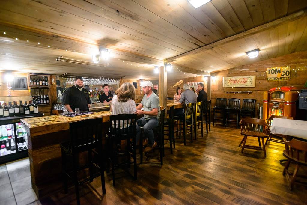 Robertos River Road Restaurant | restaurant | 1985 LA-75, Sunshine, LA 70780, USA | 2256425999 OR +1 225-642-5999