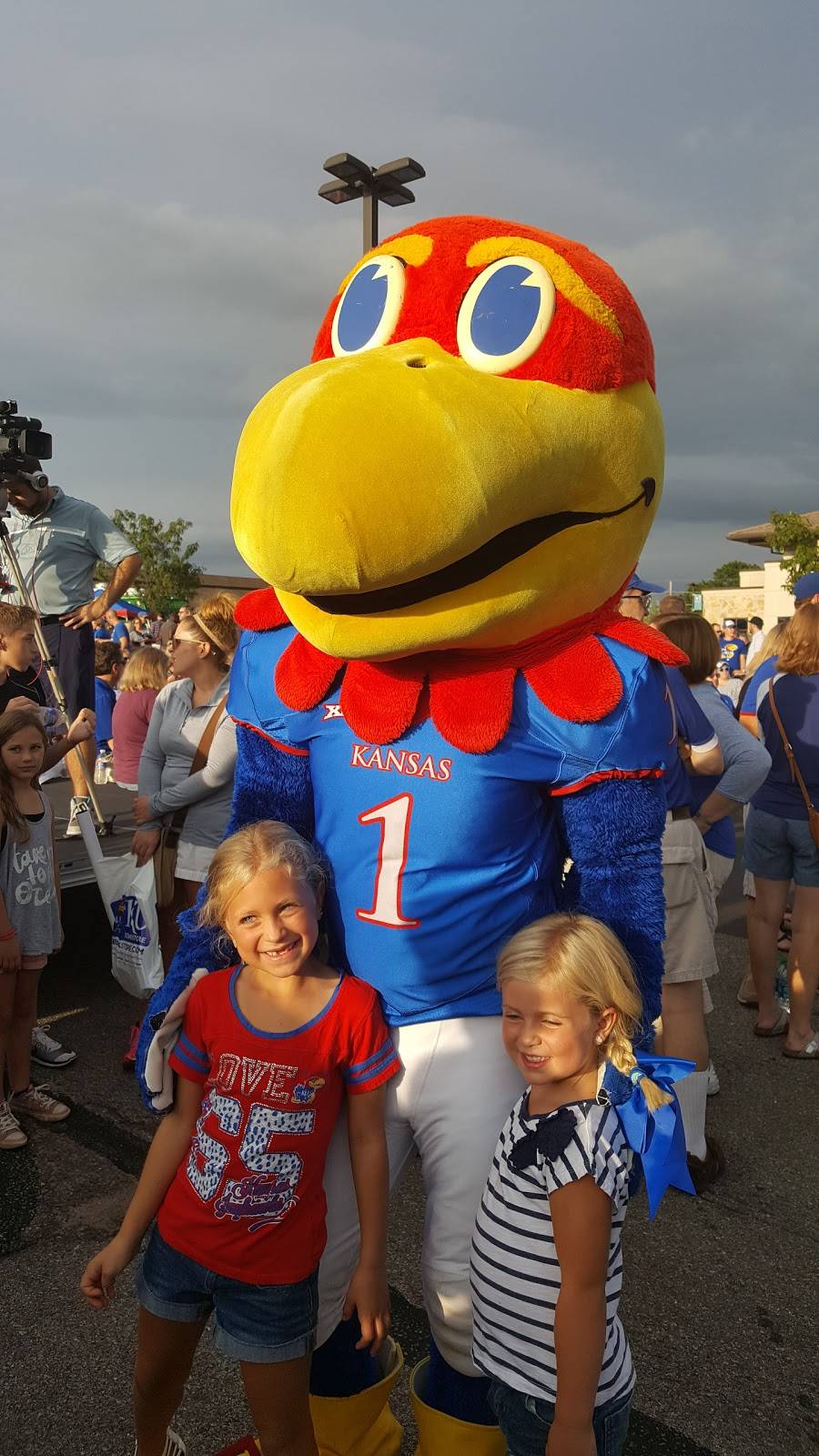 Johnnys Tavern | restaurant | 8262 Mission Rd, Prairie Village, KS 66208, USA | 9139010322 OR +1 913-901-0322