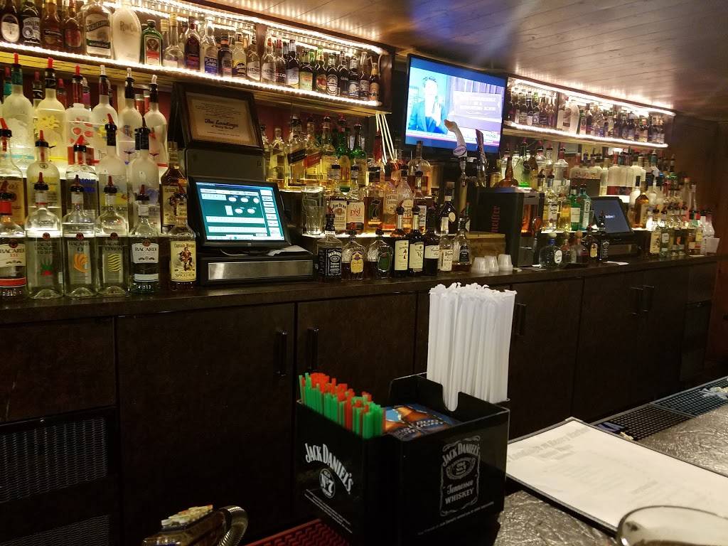 Landings At Henry Harbor LLC | restaurant | 210 Cromwell Dr, Henry, IL 61537, USA | 3093642181 OR +1 309-364-2181