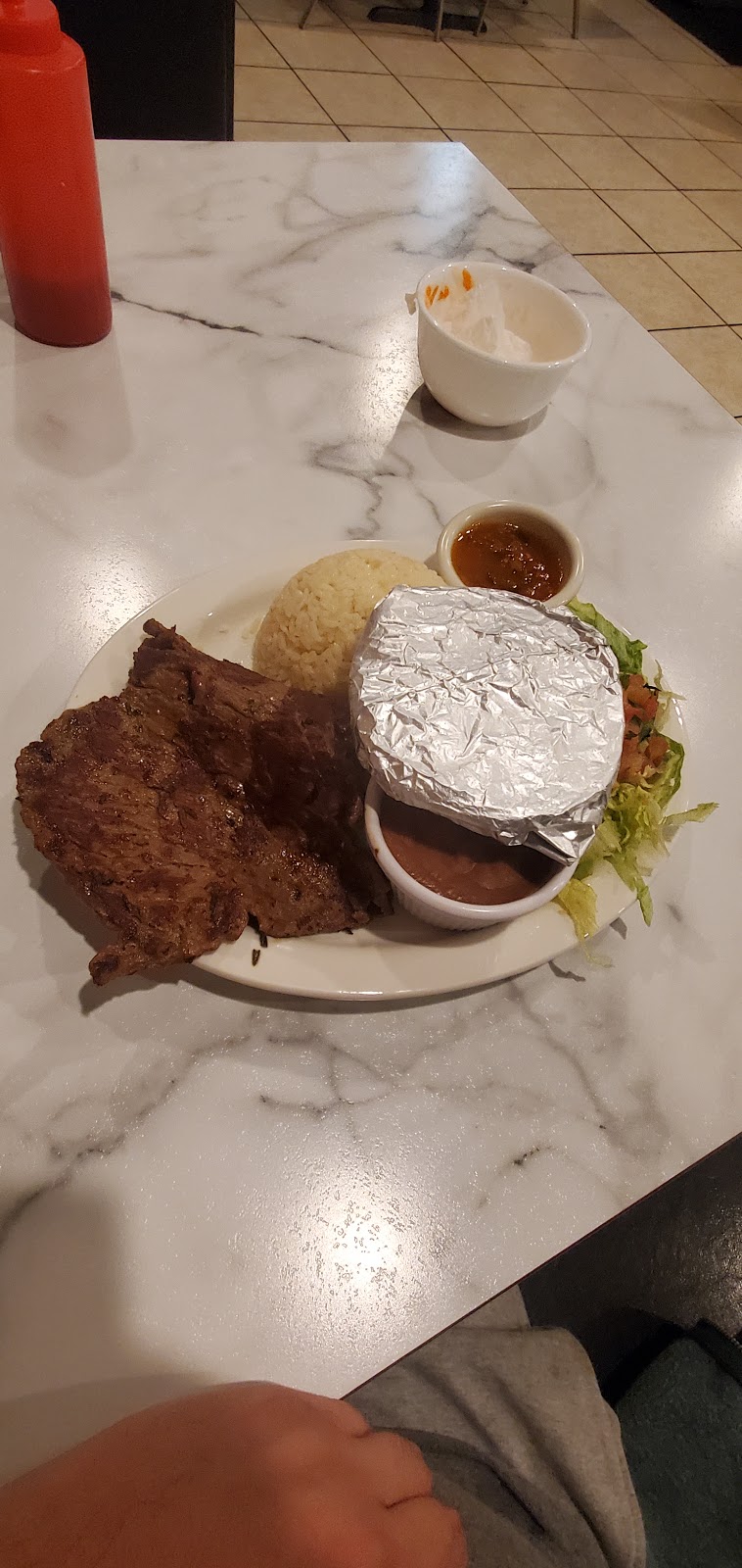 El Gustito Pupuseria y Restaurant | restaurant | 2020 8th St, Coralville, IA 52241, USA | 3194991602 OR +1 319-499-1602