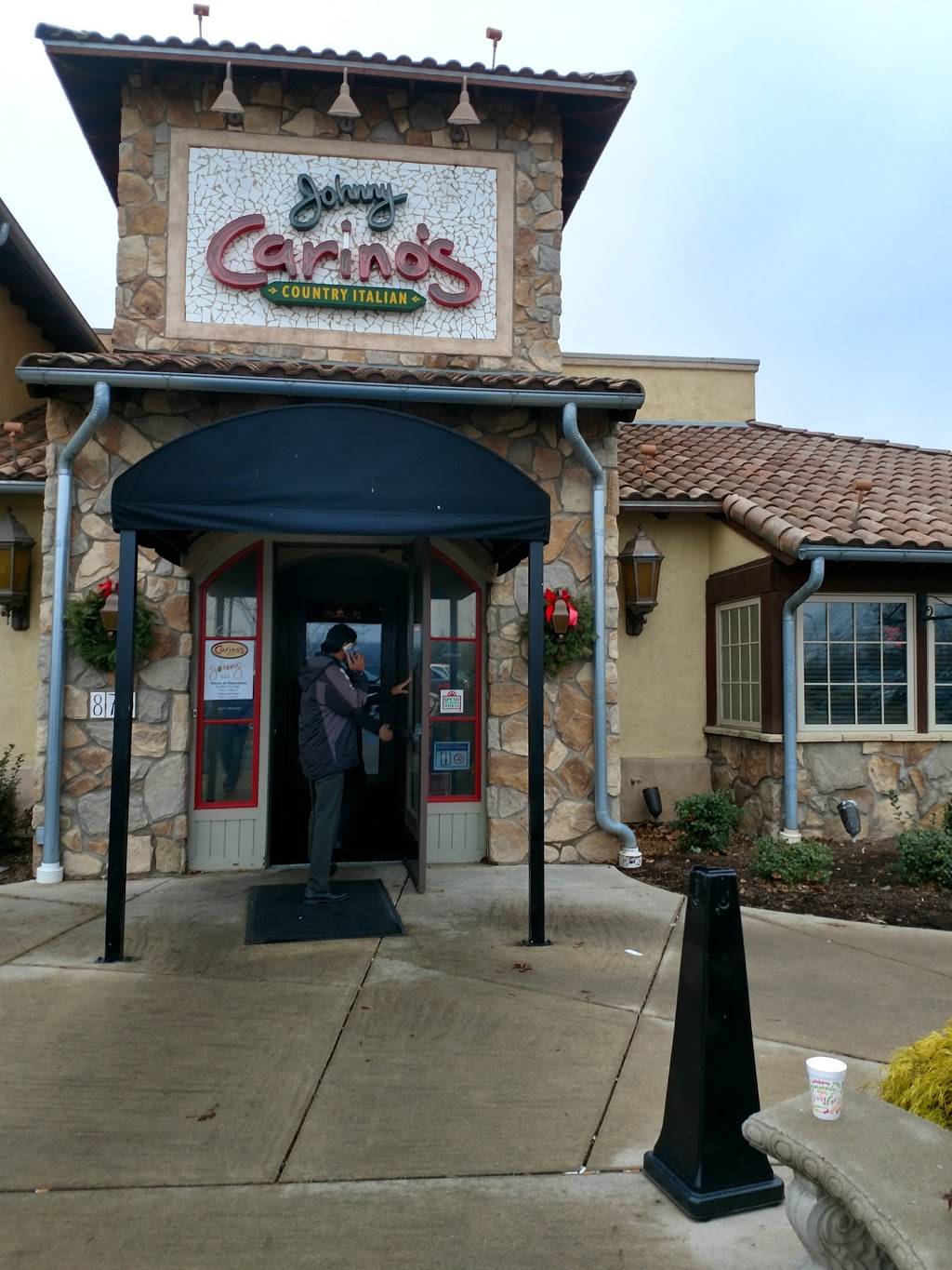 Johnny Carinos | restaurant | 870 Creekview Dr, Columbus, IN 47201, USA | 8123722266 OR +1 812-372-2266