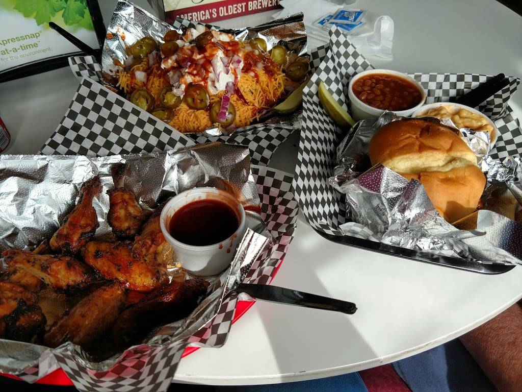 Combs BBQ Central | restaurant | 2223 Central Ave, Middletown, OH 45044, USA | 5138492110 OR +1 513-849-2110