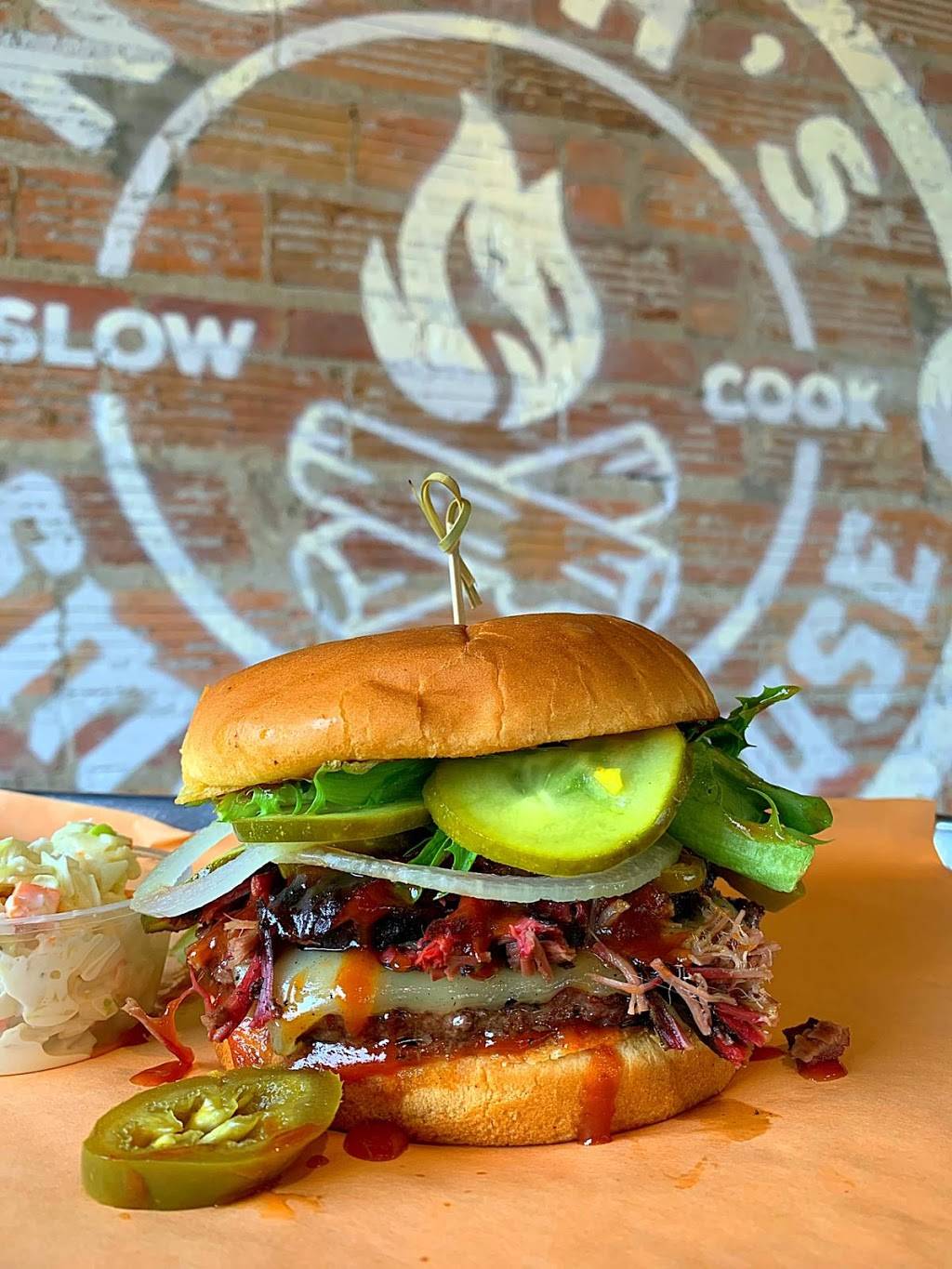 Noahs Smokehouse | restaurant | 940 Monroe St, Dearborn, MI 48124, USA | 3137685700 OR +1 313-768-5700