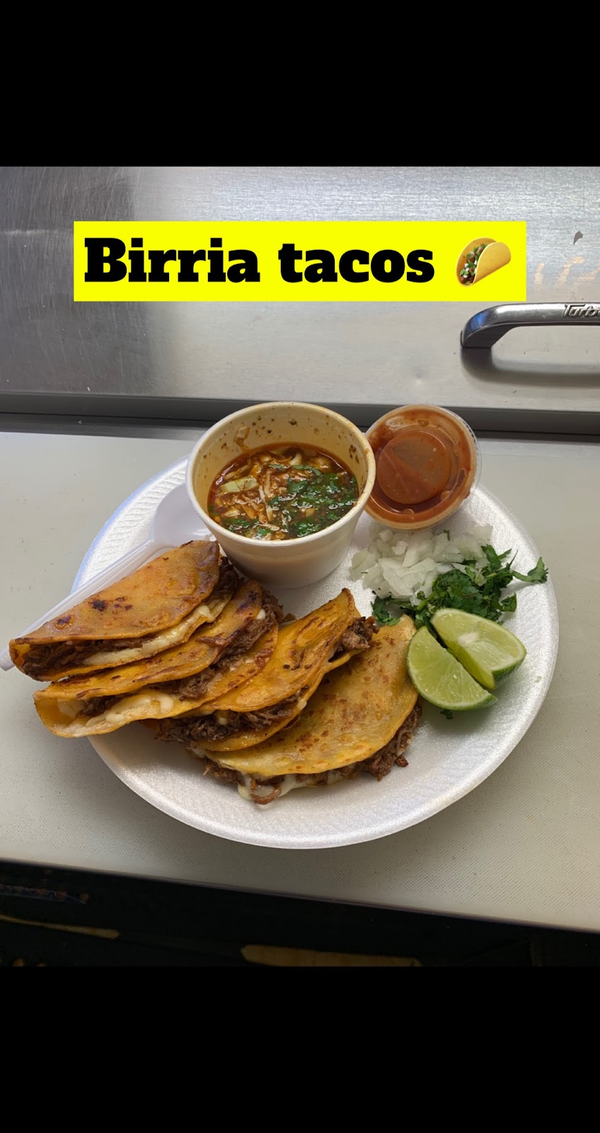 Lonchera Los Compadres Mexican Food | restaurant | 908 N Riverside Dr, Española, NM 87532, USA | 5056923940 OR +1 505-692-3940