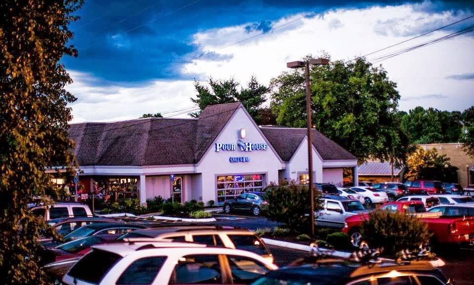 JBs Pour House | restaurant | 4770 Lebanon Pike, Hermitage, TN 37076, USA | 6157505925 OR +1 615-750-5925