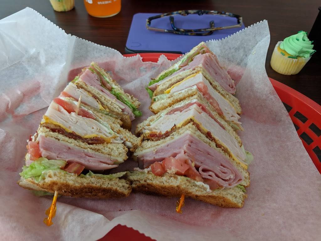 Madys | restaurant | 948 Cesery Blvd, Jacksonville, FL 32211, USA | 9047445422 OR +1 904-744-5422