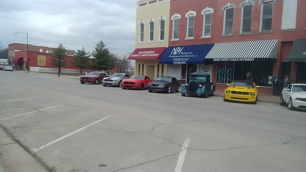 Emery Steakhouse | restaurant | 16 W Peoria St, Paola, KS 66071, USA | 9132944148 OR +1 913-294-4148