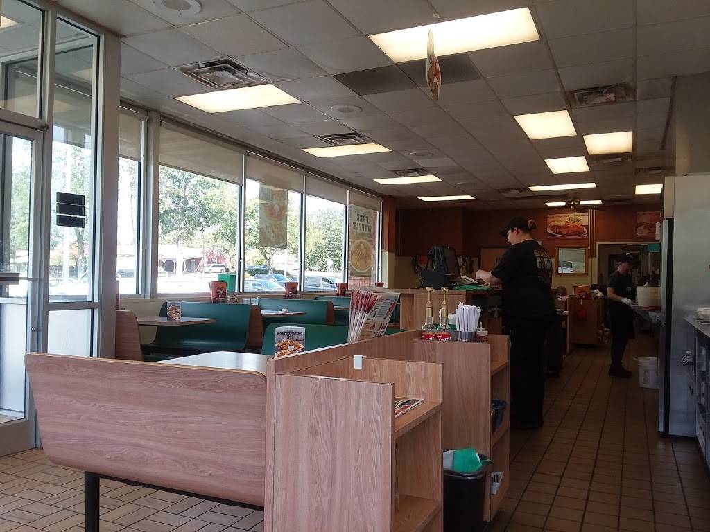 Huddle House | restaurant | 206 E Pine Ave, McBee, SC 29101, USA | 8433355376 OR +1 843-335-5376