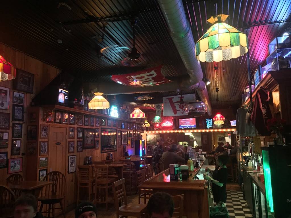 Village Hide-A-Way | restaurant | 111 E Prairie St, Vicksburg, MI 49097, USA | 2696493134 OR +1 269-649-3134