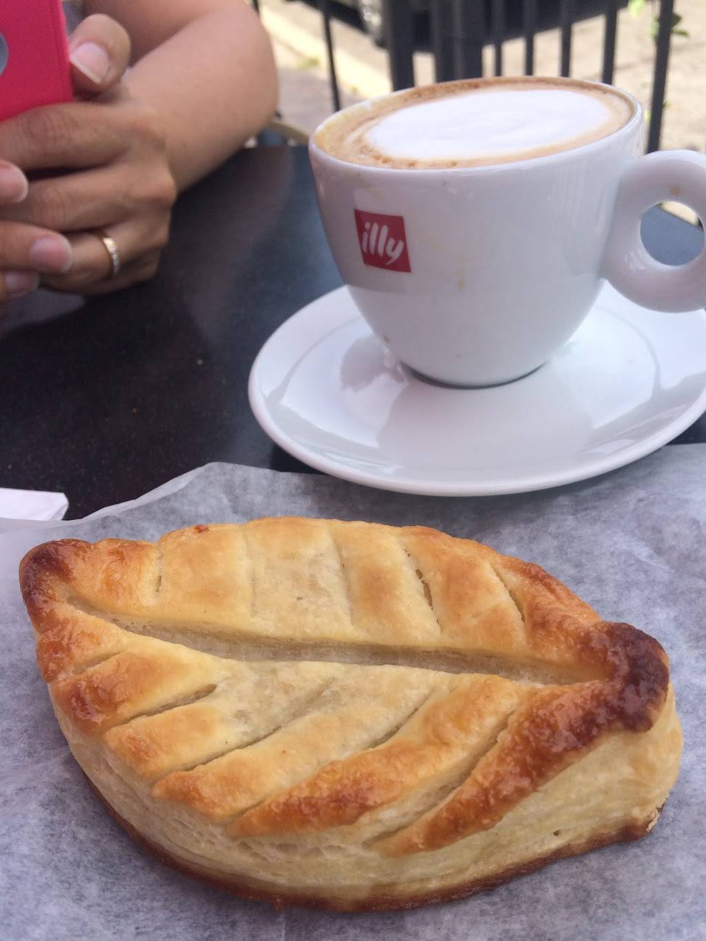 Cafe L’Appetito | cafe | 3332 N Broadway, Chicago, IL 60657, USA | 7733607290 OR +1 773-360-7290