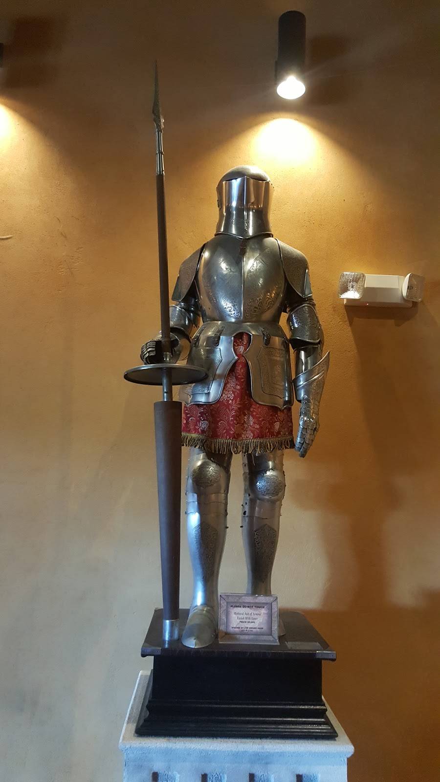 Medieval Times Dinner & Tournament | restaurant | 4510 W Vine St, Kissimmee, FL 34746, USA | 4073962900 OR +1 407-396-2900