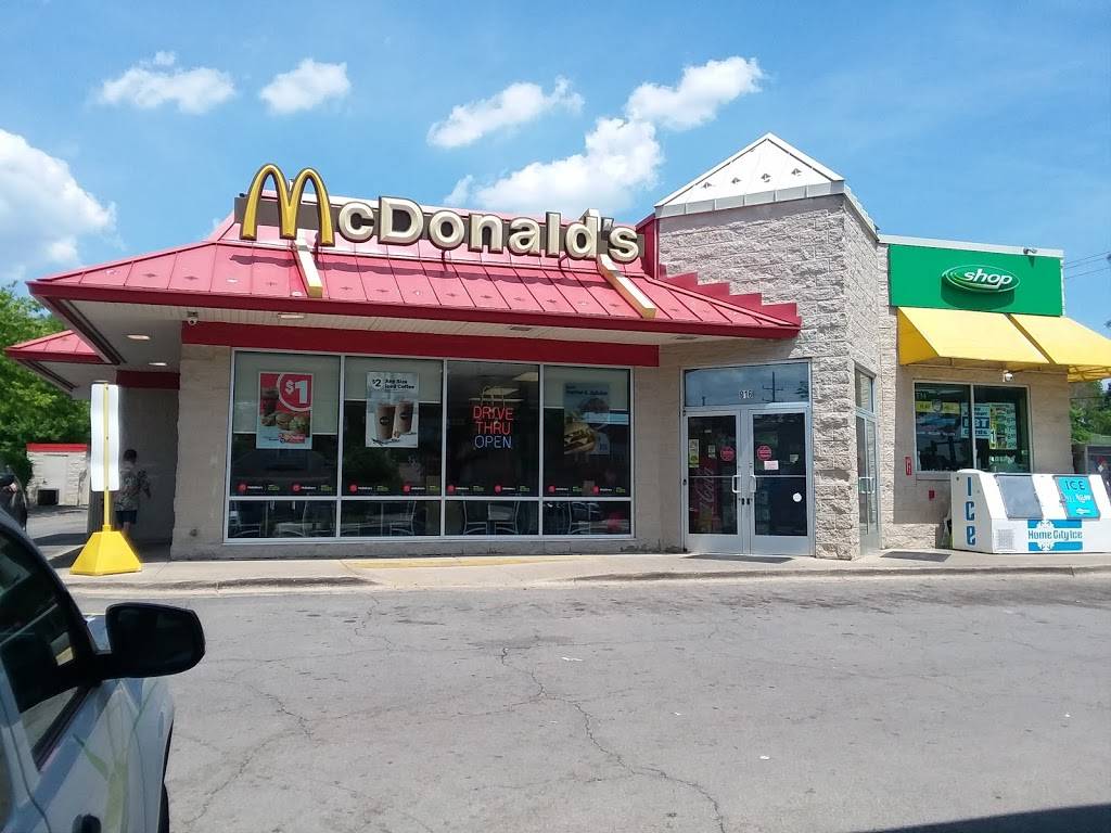 McDonalds | cafe | 816 St Charles St, Elgin, IL 60120, USA | 8476085050 OR +1 847-608-5050
