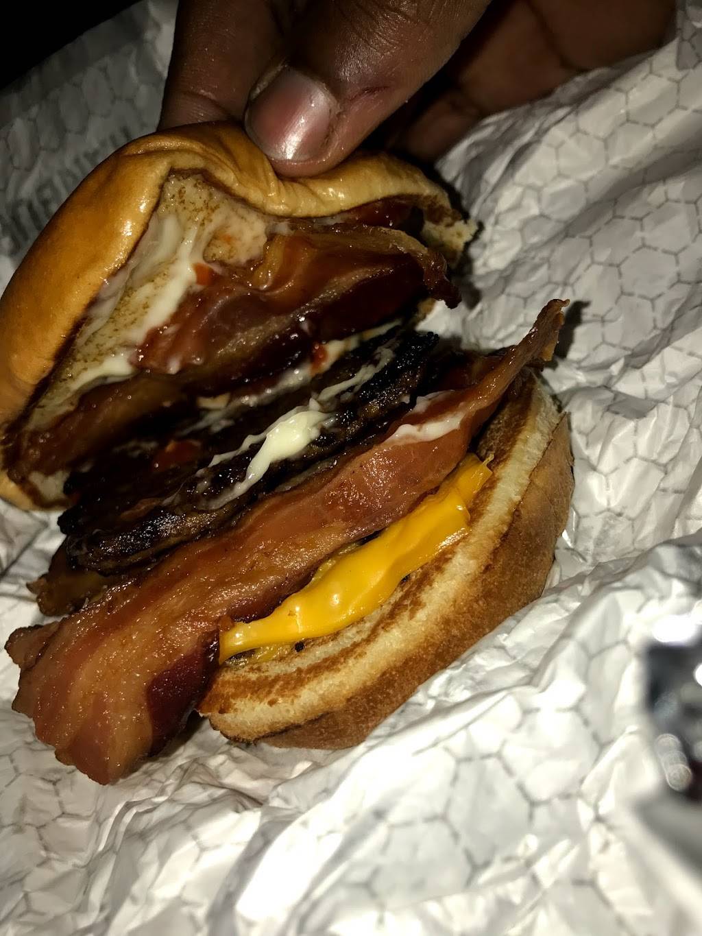 Wendys | restaurant | 223 E McGalliard Rd, Muncie, IN 47303, USA | 7652843996 OR +1 765-284-3996