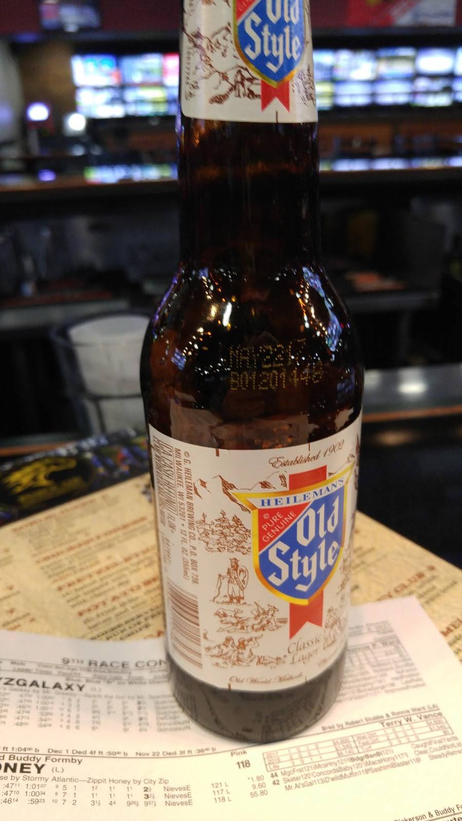 Club Hawthorne Oakbrook Terrace | restaurant | 17W648 22nd St, Oakbrook Terrace, IL 60181, USA | 6306278238 OR +1 630-627-8238