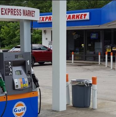 Express Market (Gulf Gas) | restaurant | 1101 W Main St, Livingston, TN 38570, USA | 9318237003 OR +1 931-823-7003