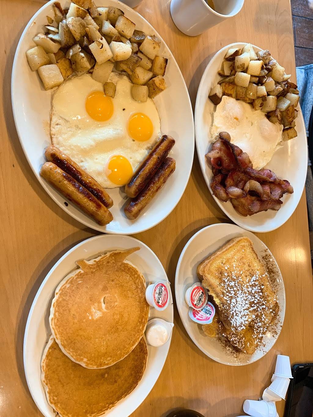 Sunset Grill | restaurant | 37 William Kitchen Rd, Scarborough, ON M1P 5B7, Canada | 4163211600 OR +1 416-321-1600