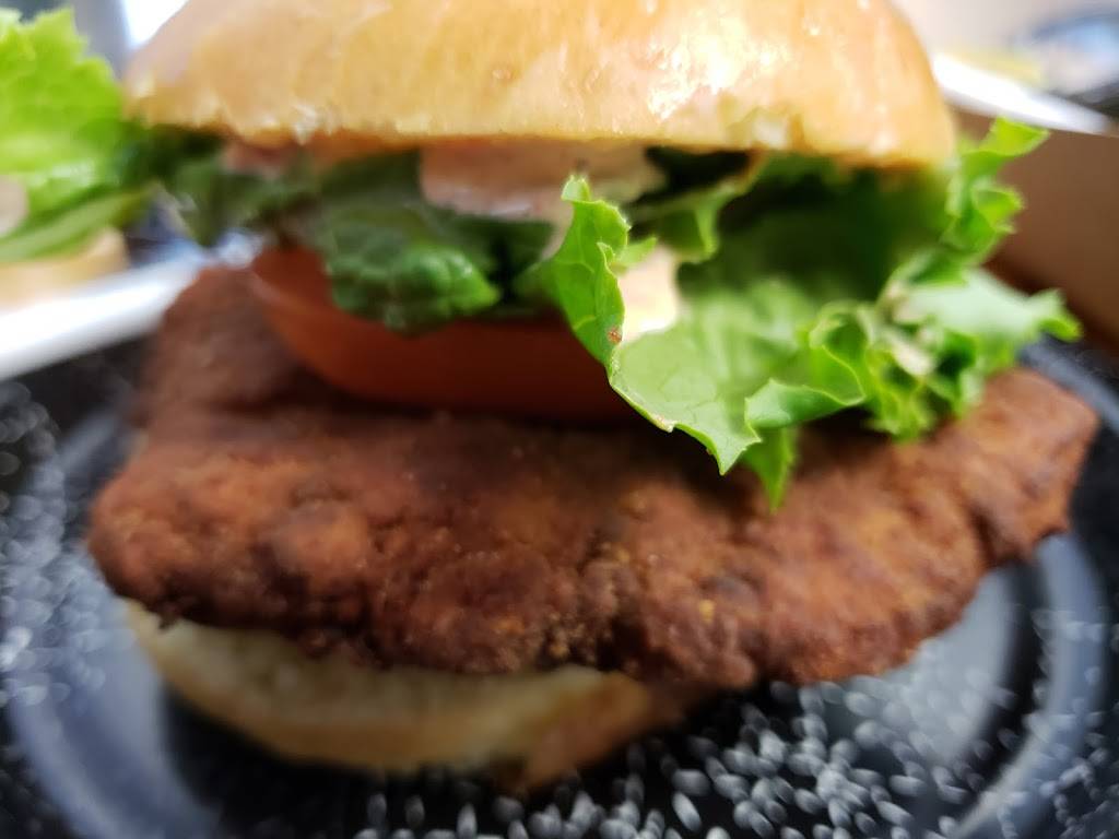 Cluck’n Crabs | restaurant | 857 Mill Creek Rd, Manahawkin, NJ 08050, USA | 6094882013 OR +1 609-488-2013