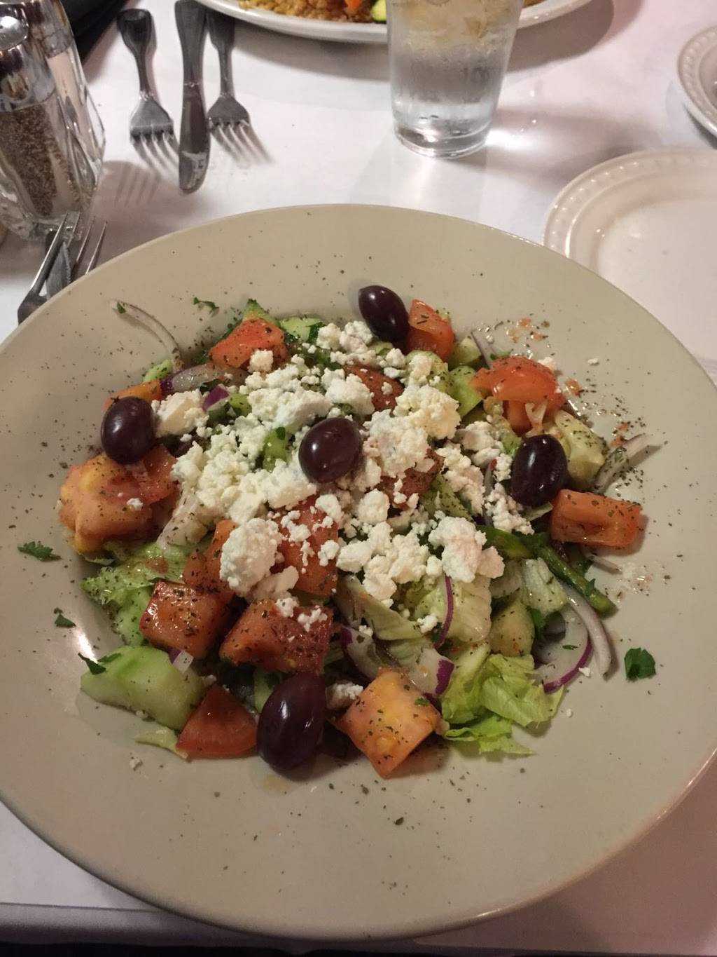 Georges Bar & Grill | restaurant | 6680 N Blackstone Ave, Fresno, CA 93710, USA | 5594361654 OR +1 559-436-1654