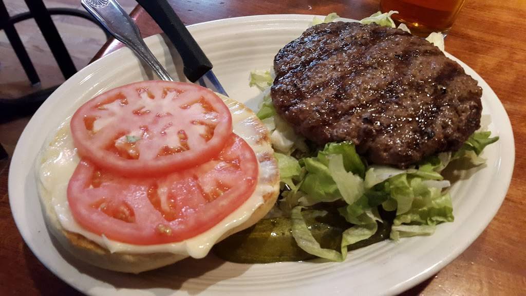 Amber Inn Bar & Grill | restaurant | 840 E Madison St, Eau Claire, WI 54703, USA | 7158320568 OR +1 715-832-0568