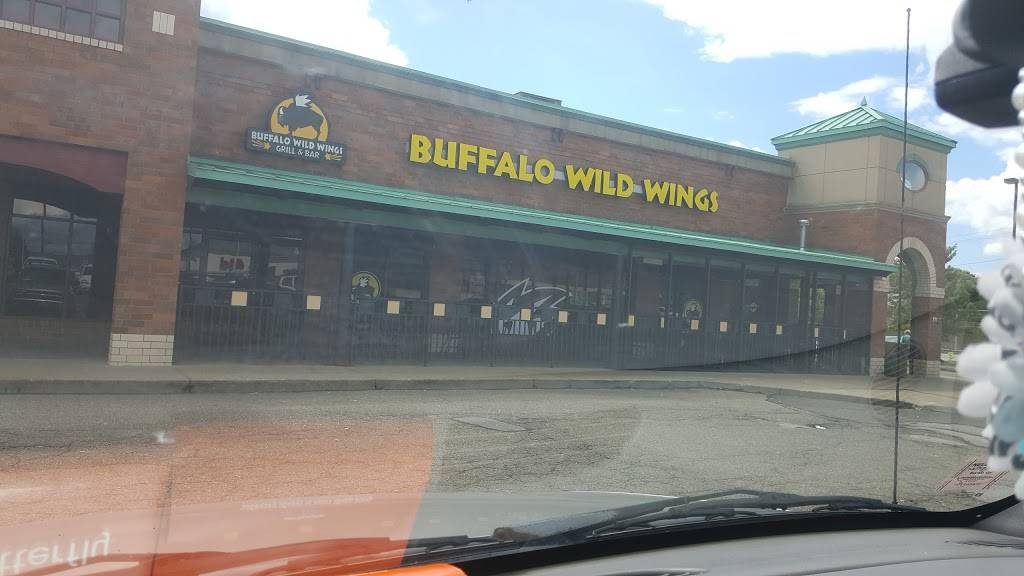 Buffalo Wild Wings | restaurant | 235 Lincoln Way W, Massillon, OH 44647, USA | 3308372999 OR +1 330-837-2999