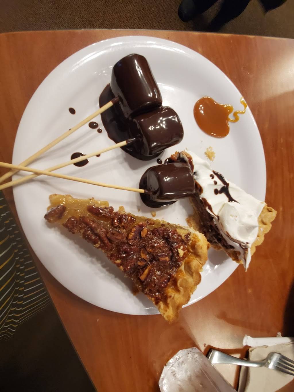 Golden Corral Buffet & Grill | restaurant | 988 Top St, Flowood, MS 39232, USA | 6014209990 OR +1 601-420-9990