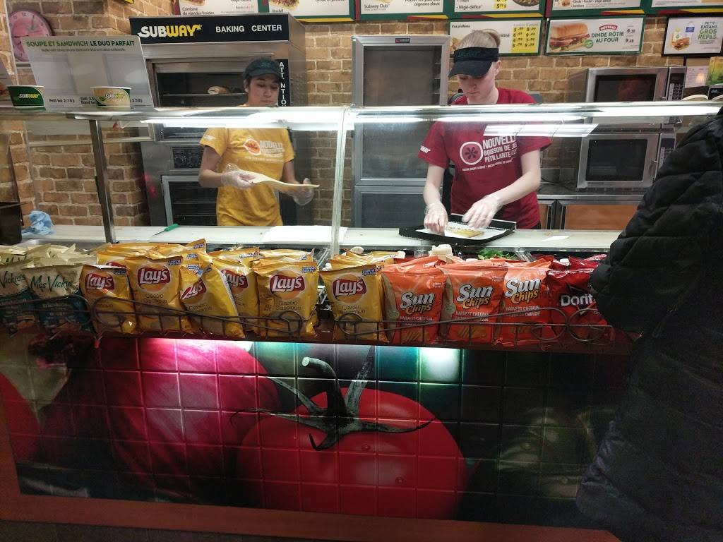 Restaurant SUBWAY | restaurant | 360 St Jacques St, Napierville, QC J0J 1L0, Canada | 4502450518 OR +1 450-245-0518