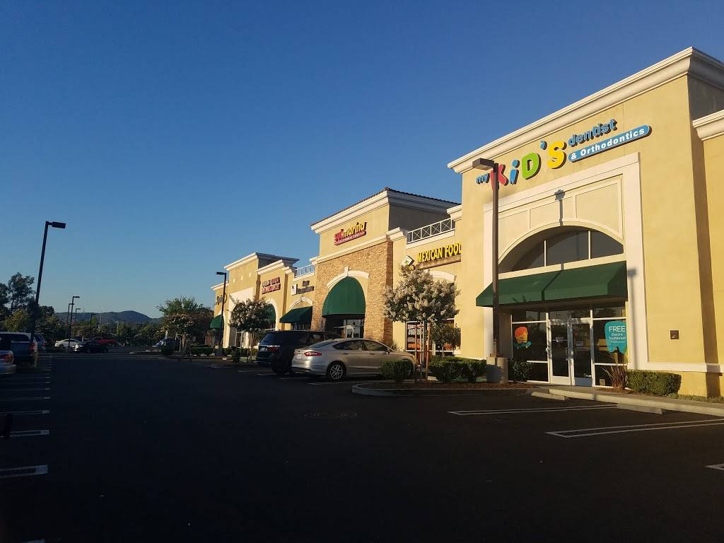 Submarina California Subs, Vista - Sycamore | meal takeaway | 320 Sycamore Ave, Vista, CA 92083, USA | 7606315600 OR +1 760-631-5600