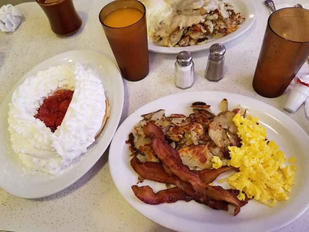 Carlos Country Kitchen | restaurant | 90 College Ave, Santa Rosa, CA 95401, USA | 7075699734 OR +1 707-569-9734