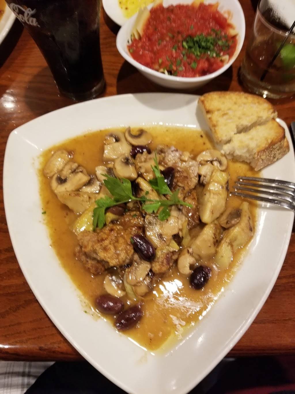 Varanos Italian Restaurant | restaurant | 60 Mile Rd, Wells, ME 04090, USA | 2076418550 OR +1 207-641-8550