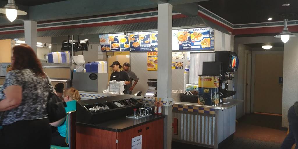 Long John Silvers | restaurant | 1801 N Knoxville Ave, Peoria, IL 61603, USA | 3096810501 OR +1 309-681-0501