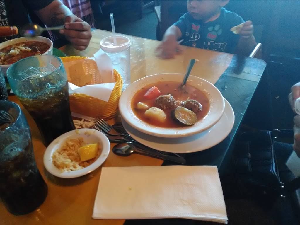 Cucas Restaurant | restaurant | 936 E Olive Ave, Fresno, CA 93728, USA | 5592370111 OR +1 559-237-0111