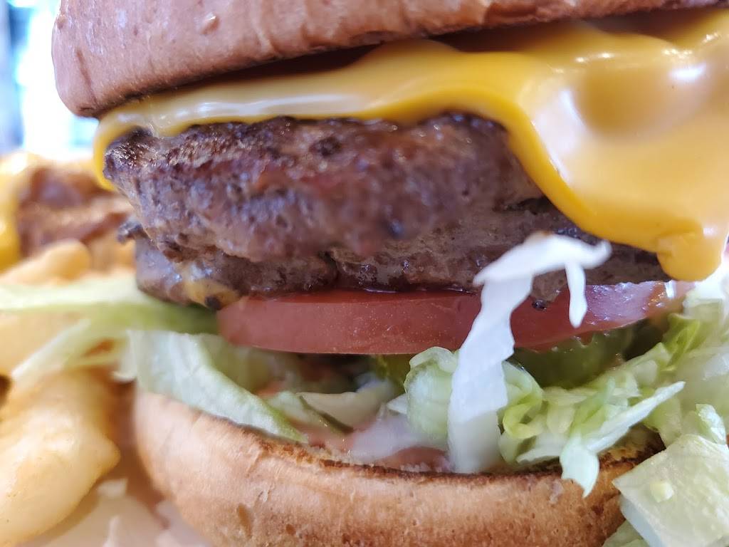 Nicky D’s Coney Island | restaurant | 39099 Van Dyke Ave, Sterling Heights, MI 48313, USA | 5869770031 OR +1 586-977-0031