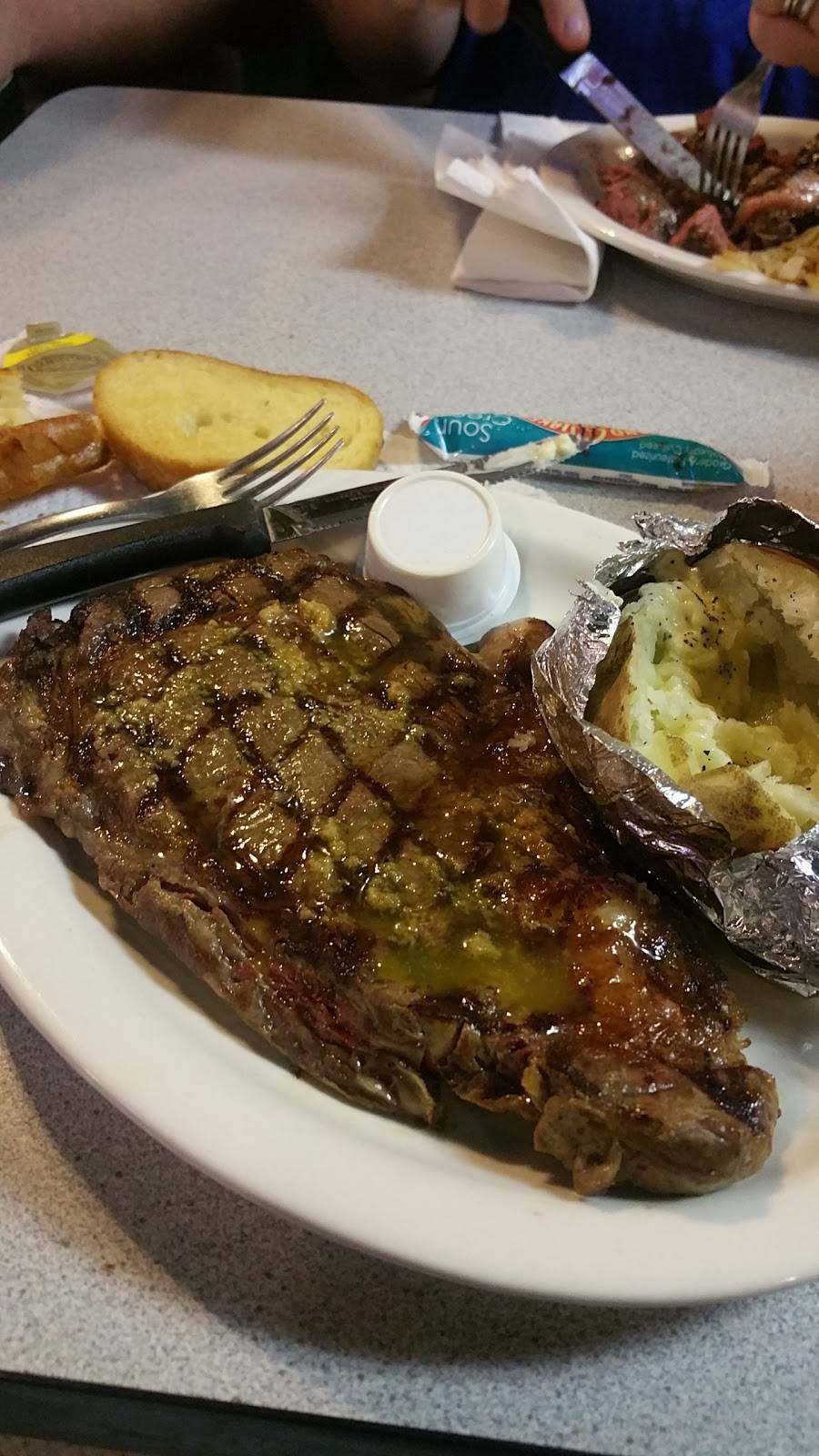 Mencl Tavern | restaurant | 200 4th St, Virginia, NE 68458, USA | 4026884286 OR +1 402-688-4286