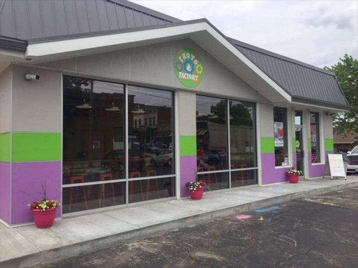 Froyo Factory | restaurant | 106 S Market St, Monticello, IL 61856, USA | 2177622233 OR +1 217-762-2233