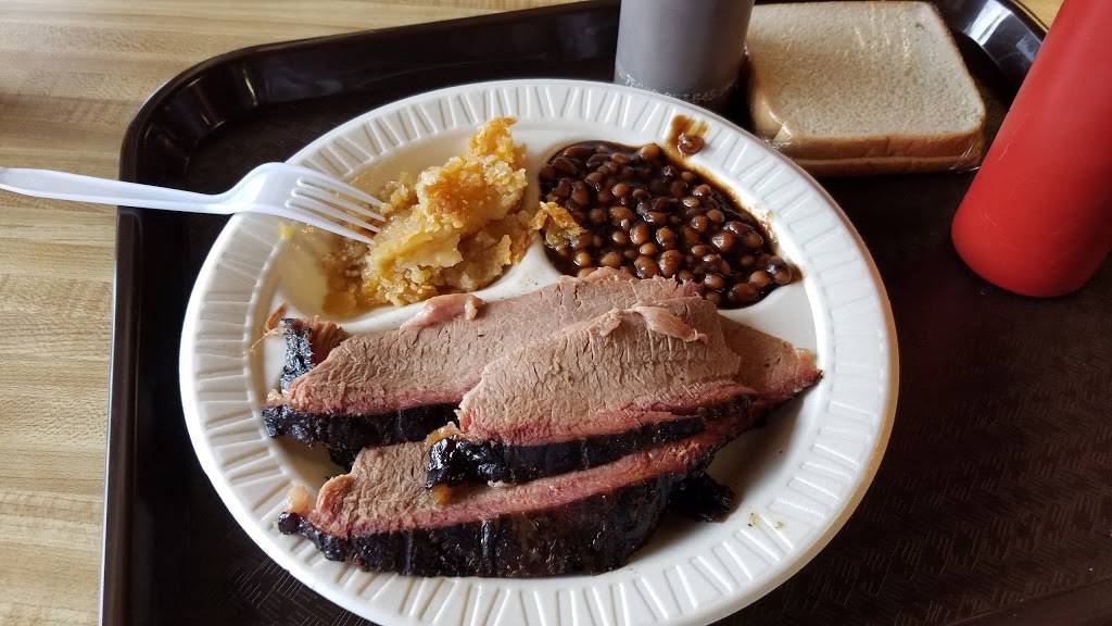 outlaws bar-b-que | restaurant | 100 W Ferguson Rd, Mt Pleasant, TX 75455, USA | 9035727860 OR +1 903-572-7860