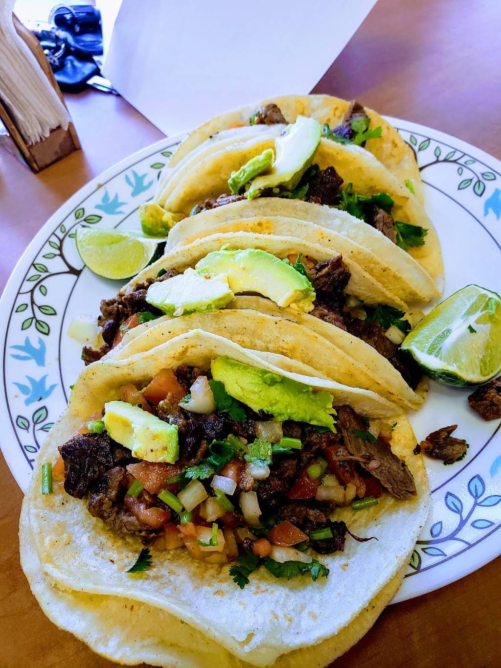 La Guanaquita | restaurant | 1621 Wilson Ave, North York, ON M3L 1A5, Canada | 4162494141 OR +1 416-249-4141