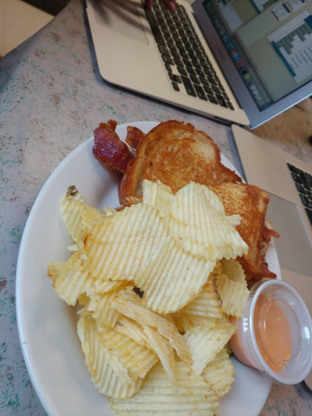 Stone House Restaurant | restaurant | 117 E Main St, Delphi, IN 46923, USA | 7655644663 OR +1 765-564-4663